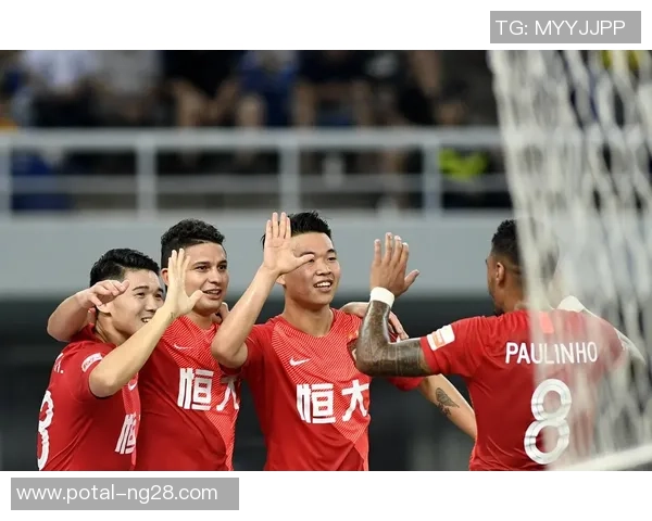 广州恒大迎战法国球队期待精彩对决展现足球魅力与团队精神